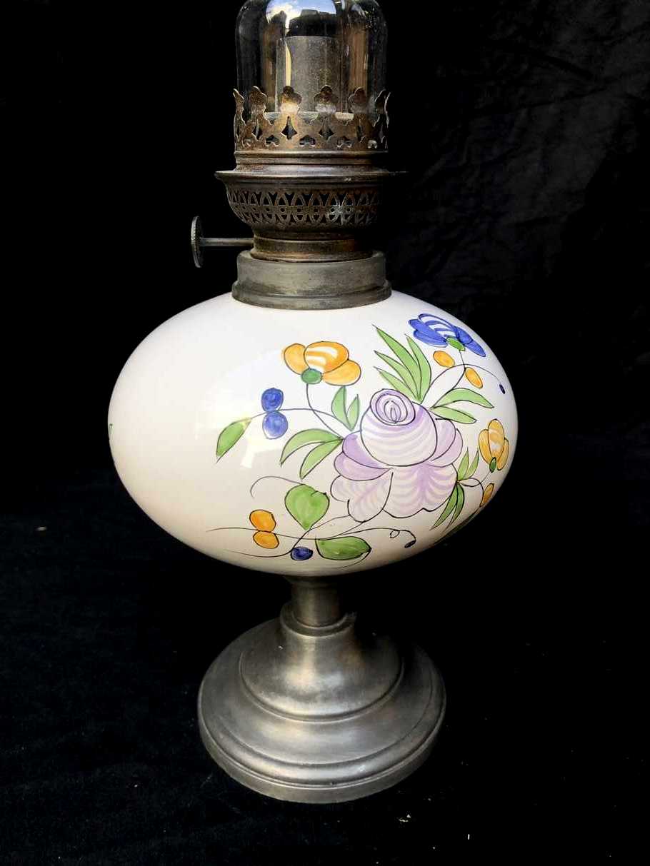 Lampe d’époque Rococo vieux bronze et faïence on Gens de Confiance