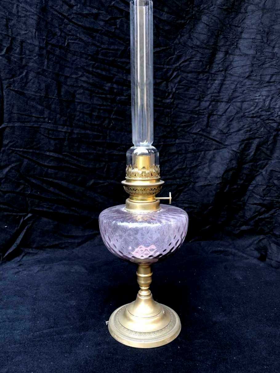 Lampe à pétrole Art Nouveau céramique émaillée vert olive + verre cheminée - Vendu