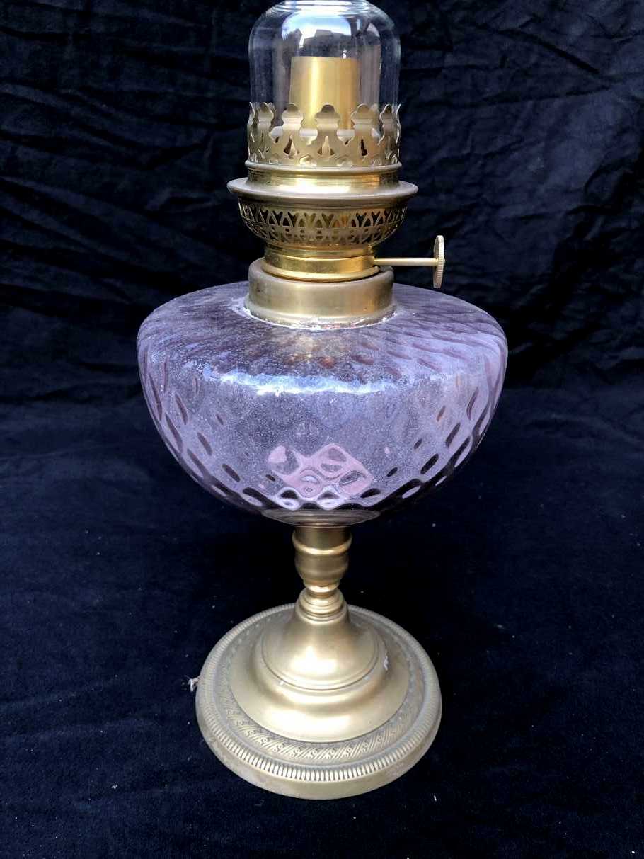 Ancienne Lampe à Pétrole En Laiton Et Verre Vert – Vintage France