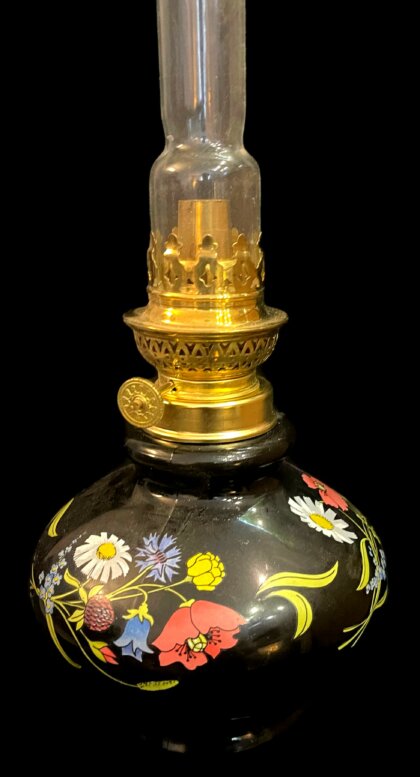 Lampe à pétrole avec motifs de fleurs