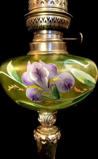 lampe à pétrole restaurée bol avec motifs d'iris