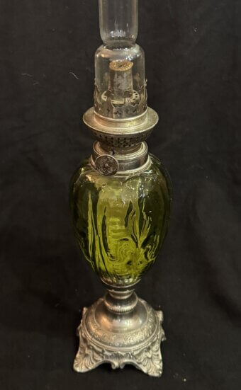 Lampe à pétrole pied régule LA151